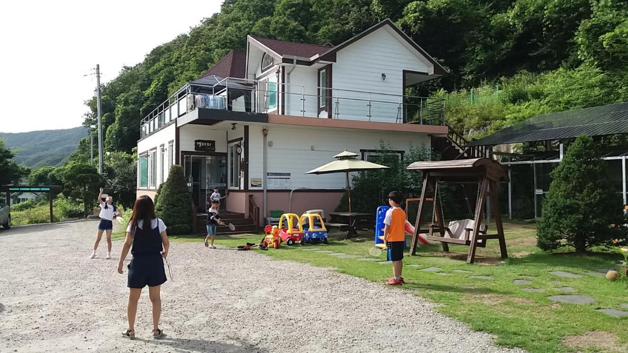 Forest Of Color Pension ホンチョン エクステリア 写真